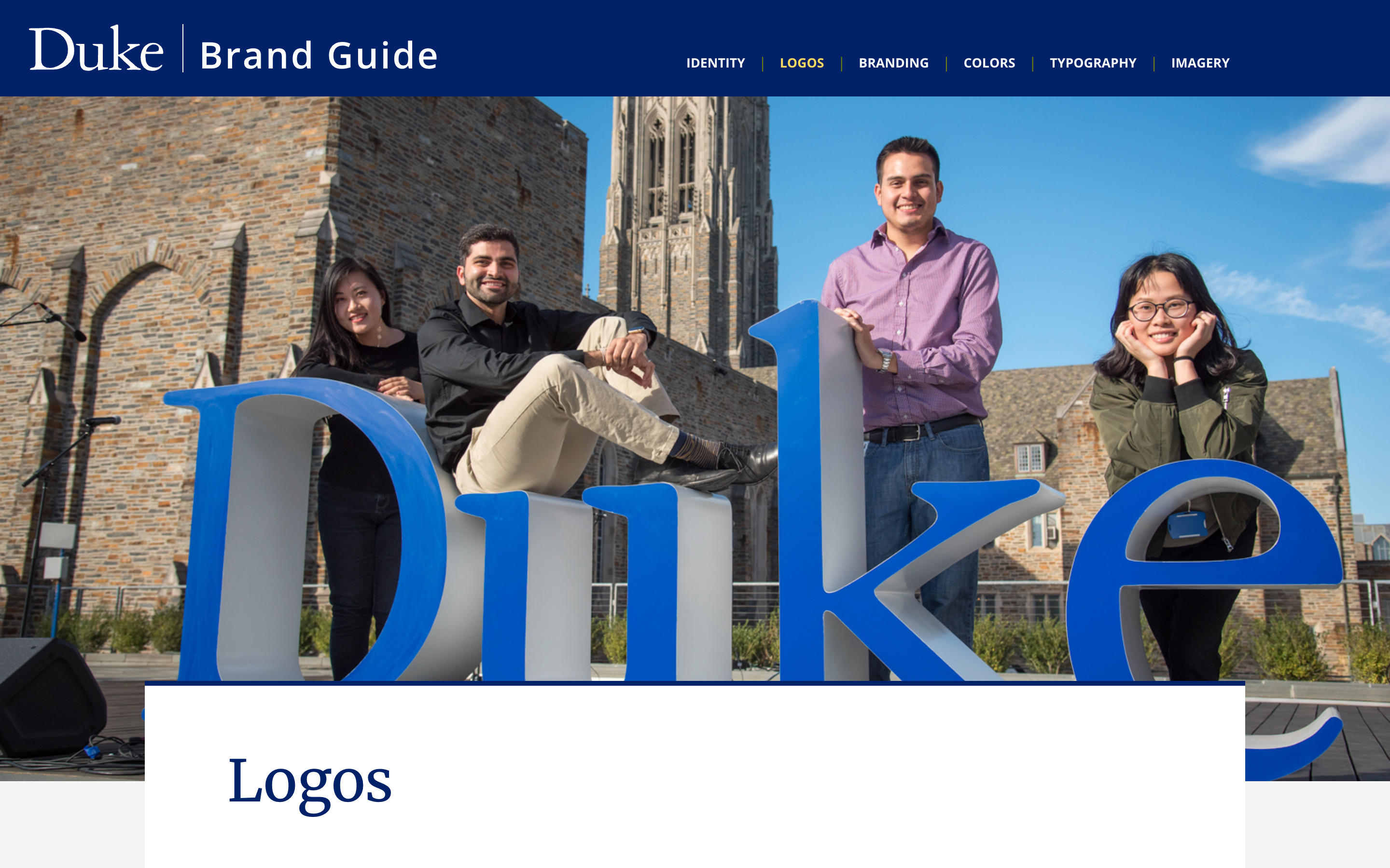 Duke Universityのロゴ使用例